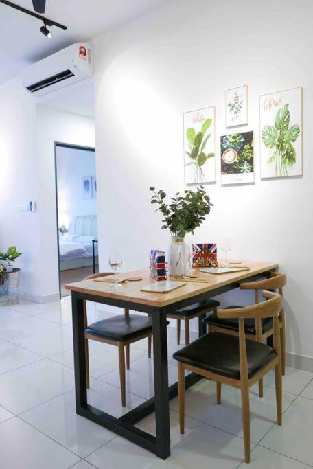 Bukit Jalil Cozy Place 5~7pax Pangsapuri *